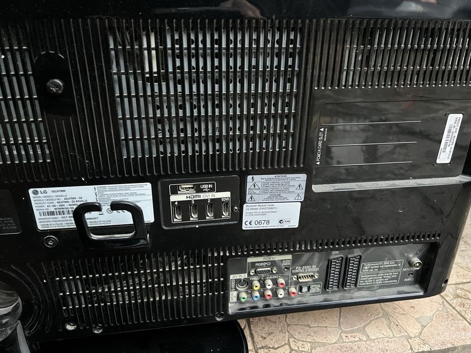 Телевизор 42 инча