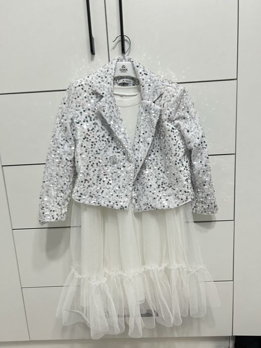 Нарядное новое детское платье