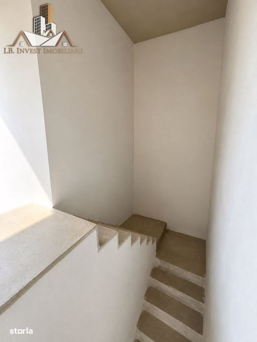 Duplex modern de vânzare în Dumbrăvița -separat prin garaj - 4 camere