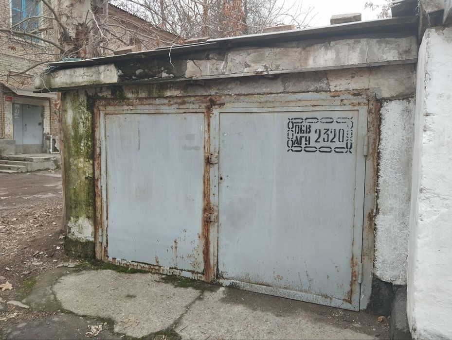 Продается гараж в районе  Космоса, в гараже имеется яма
