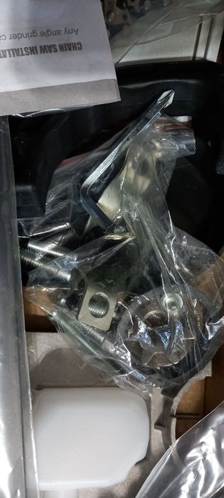 Нов неразпечатван немски комплект за монтаж на абразив за рязане на дърва
