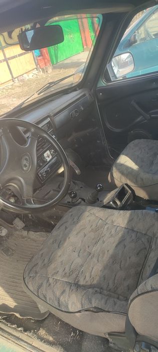 Нива.   5    есікті