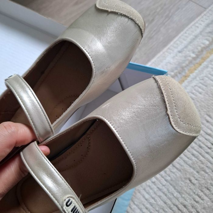 Продам детские туфли