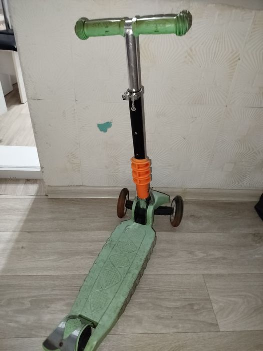 Продаю детский самокат