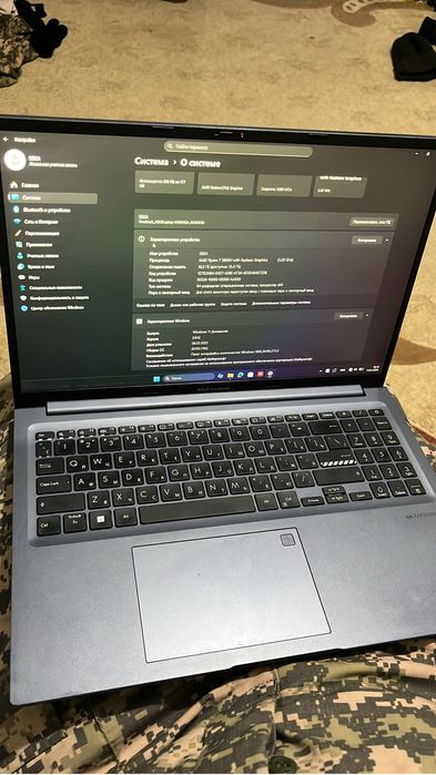Asus Vivobook 16