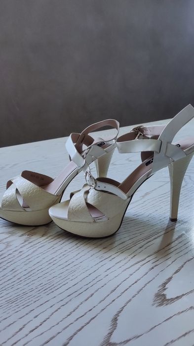 Suniy sperma bilan namlangan