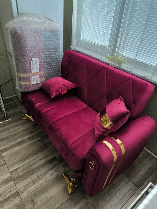 Диван Клара. Нов, неупотребяван.