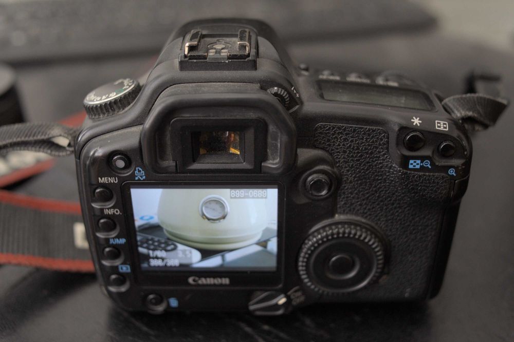 Canon 30D body vintage cu/fara obiectiv ultra wide Sigma 8-16mm HSM