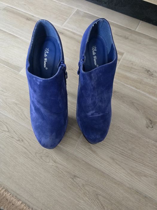 Обувки на висок ток