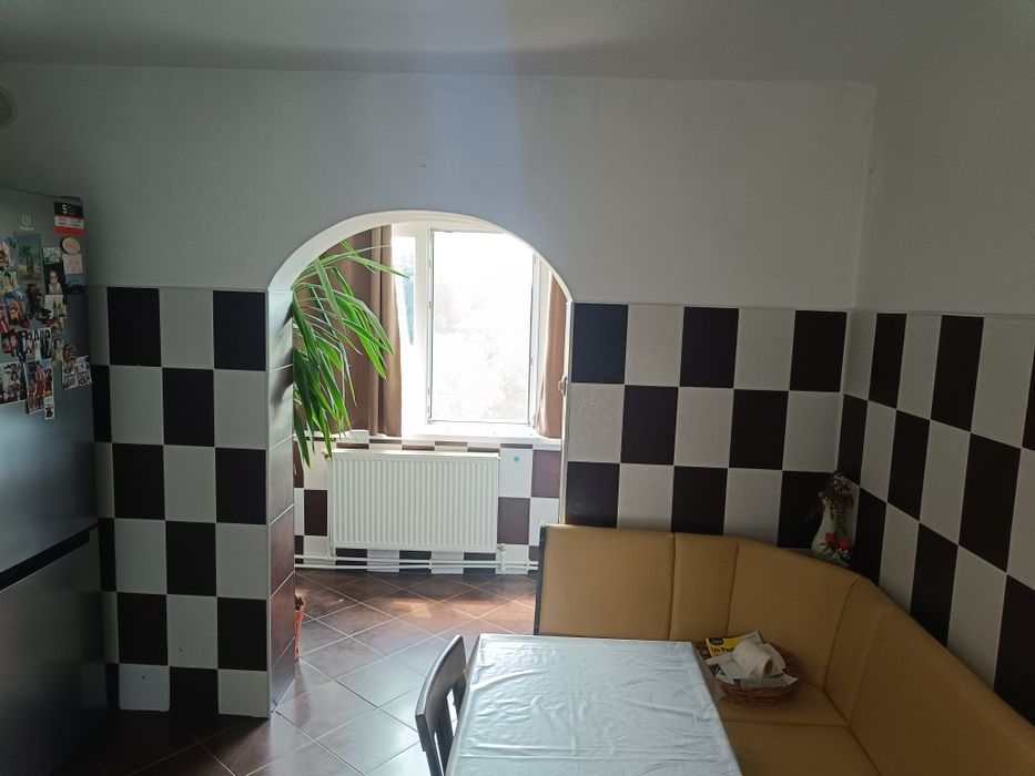 Apartament 3 camere, M39C, 77m, 4/4, 2 băi și 2 balcoane.