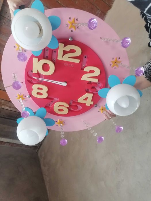 Продам люстры ..