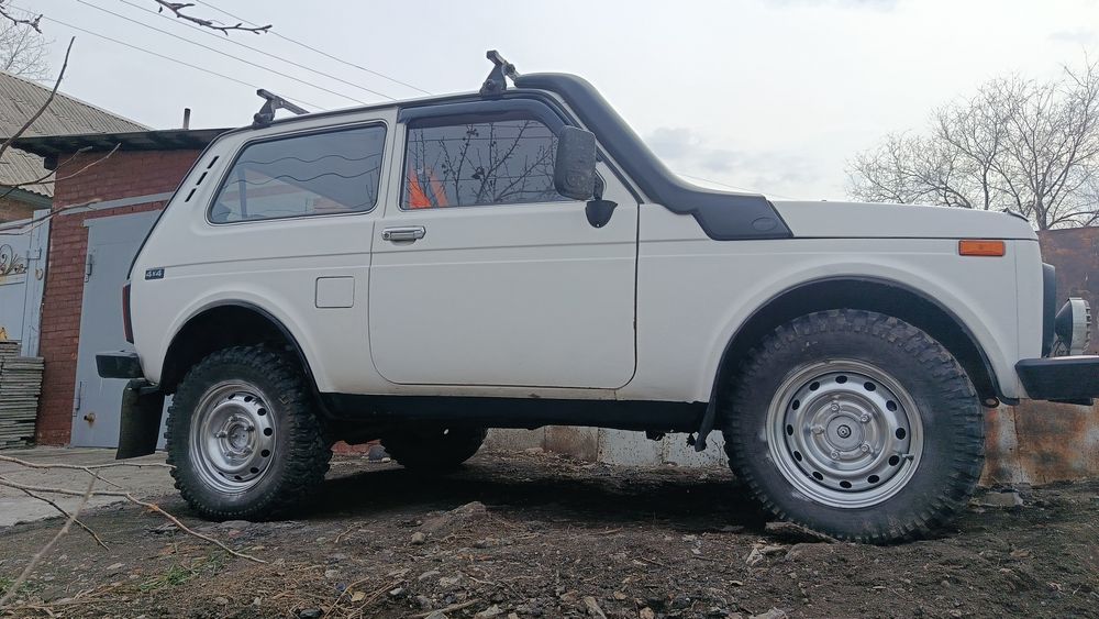 Продам ниву 2003 год