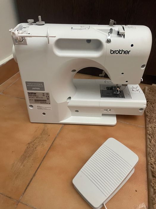 Mașină de cusut Brother