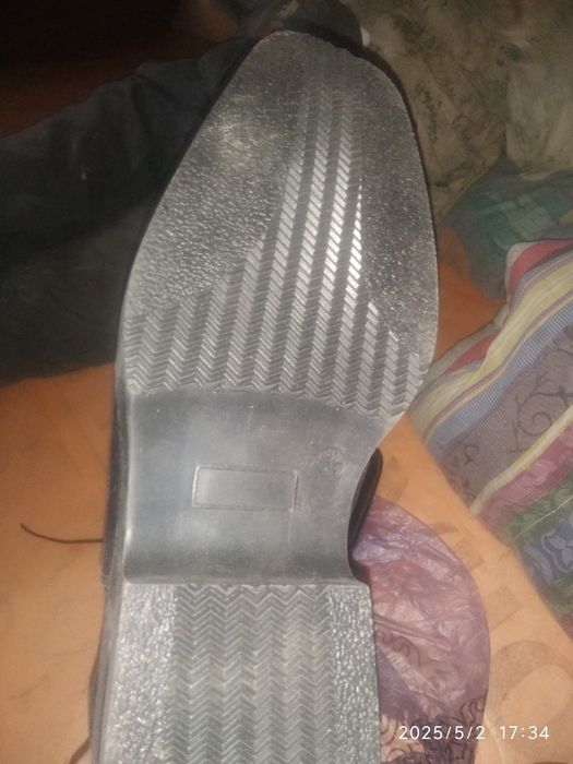 Ботинка кожанние новие продам