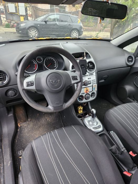 Opel Corsa D Coupe 1.2