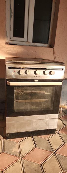 Продам газ плиту Hansa. Рабочая