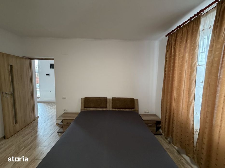 Casa curte separată