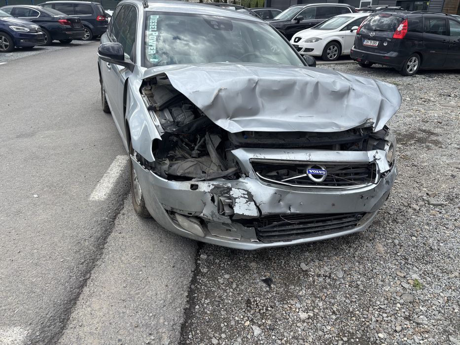 Volvo v70, 2016 avariat