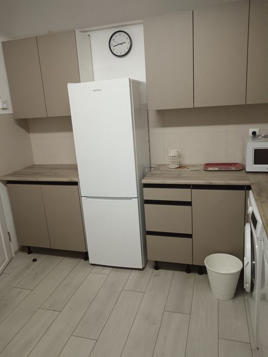 Proprietar, Inchiriez Apartament Spatios la Casa, 78mp, Zona Lupeni