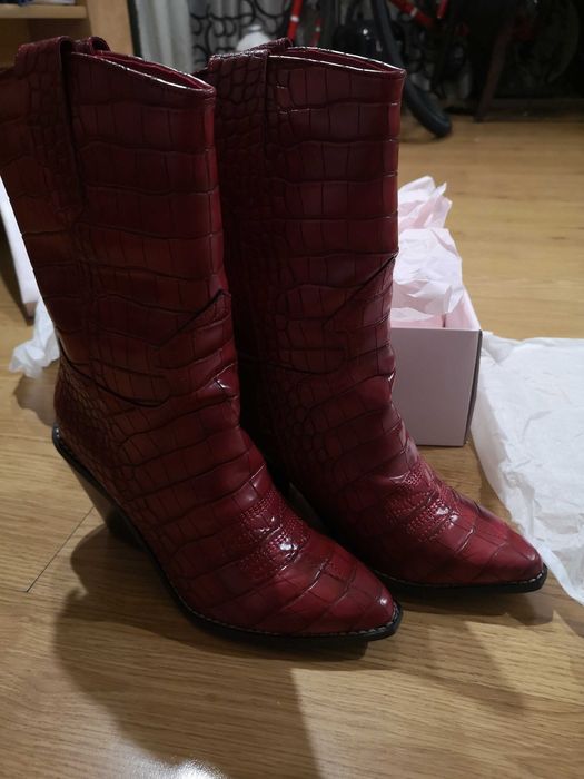 Нови ботуши н. 40