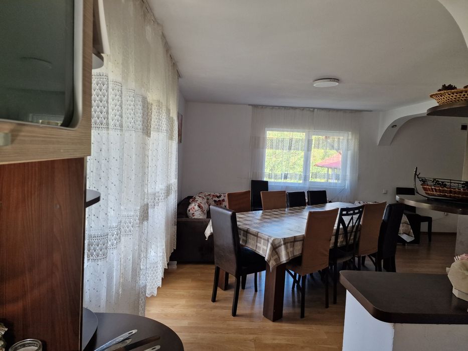 Vând pensiune Rucăr Arges