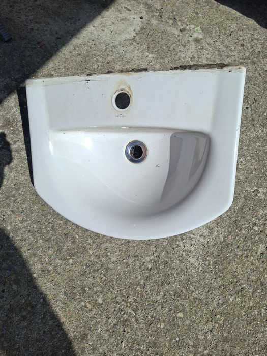 Vand chiuveta pentru baie.