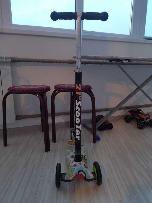 Самокат детский в отличном состоянии