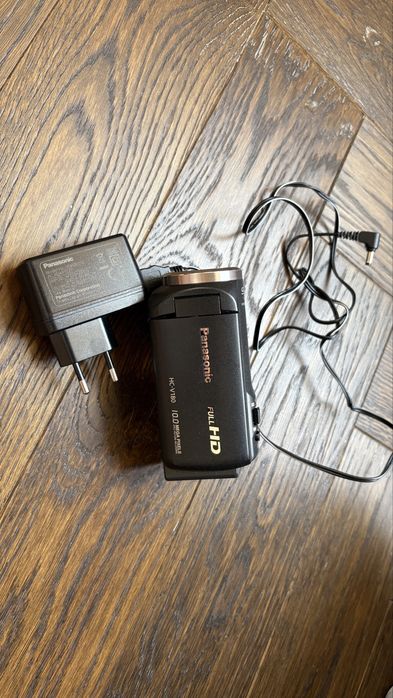 видеокамера Panasonic HC-V180