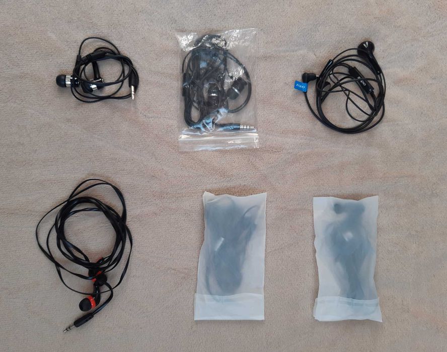 Наушники  HARMAN,  внешний аккумулятор