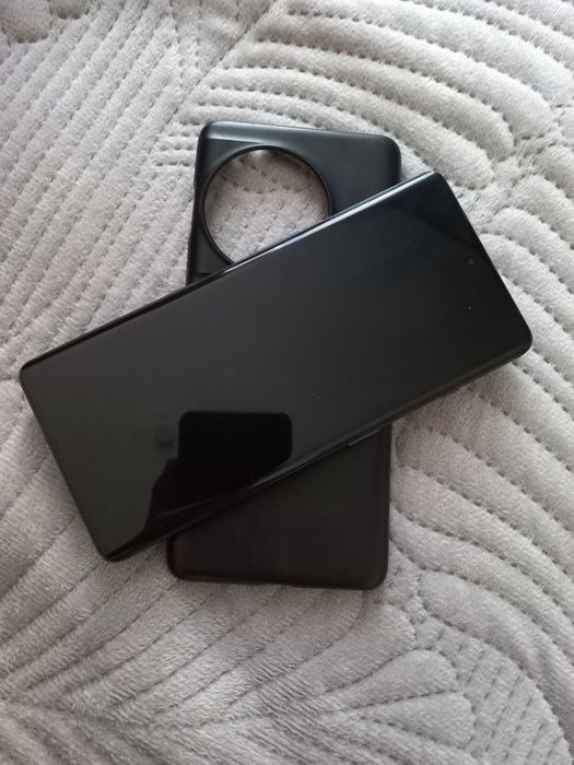 Продам oneplus ace2 5g