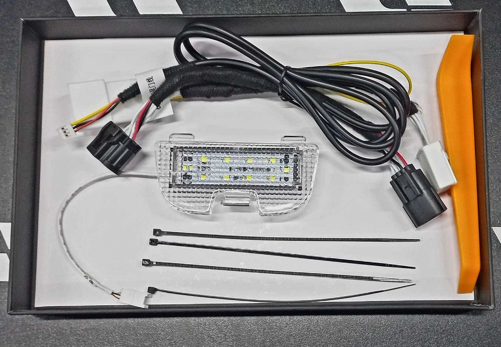 Фонарь багажника ZEEKR 009