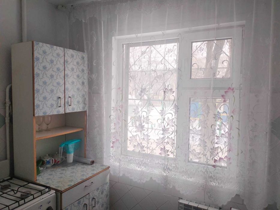 продам трехкомнатную квартиру