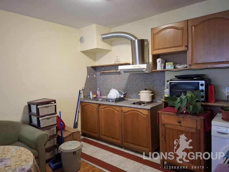 Продава се Двустаен апартамент в Варна, Левски - 88 кв.м за 1072 €/кв.м - Снимка #2