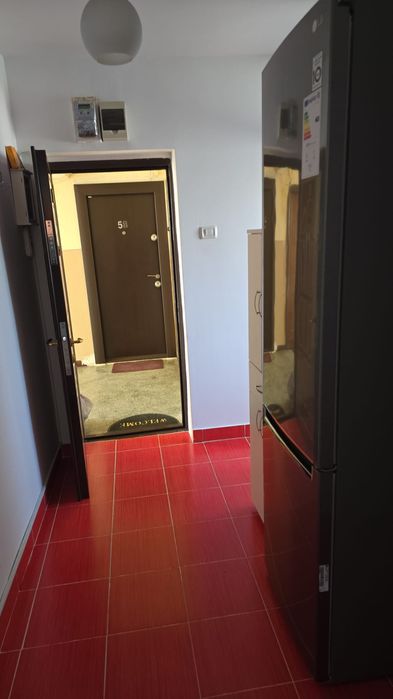 Vând apartament 3 camere zona salvare in spate la Sabrosso