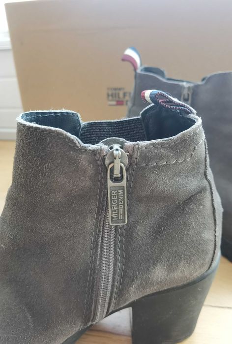 Продавам  боти Tommy Hilfiger