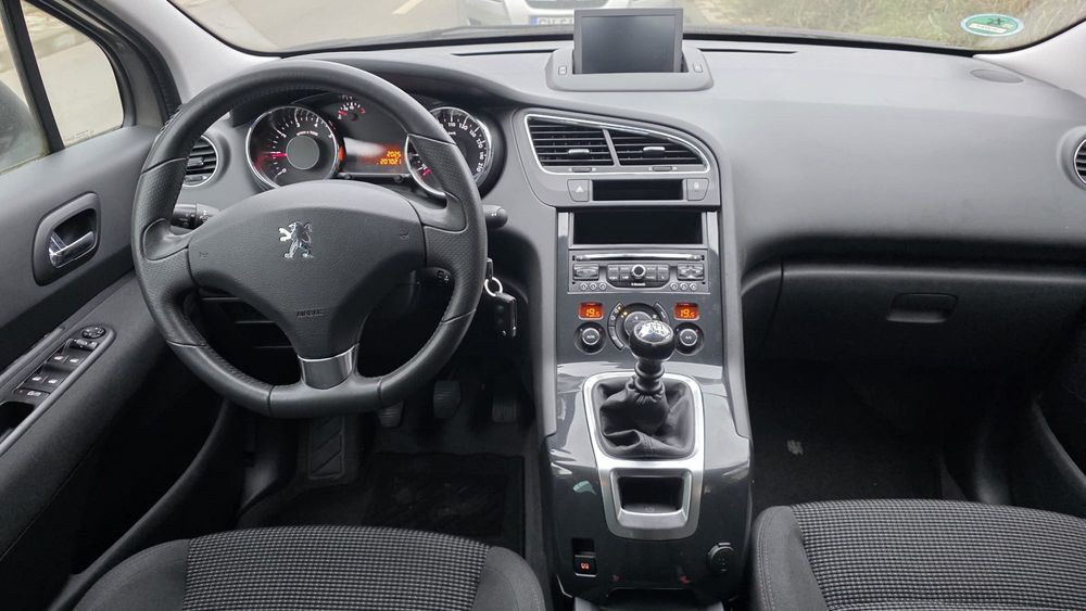 Peugeot 5008 * 1.6 Benzina * An 2013 * Cutie Manuala * Euro 5