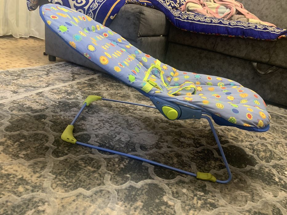 Продам шезлонг детский