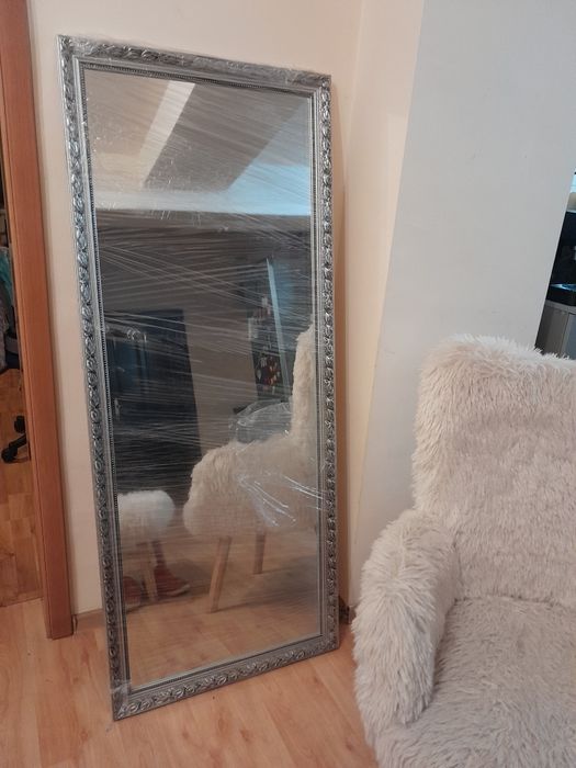 Vand oglinda cu rama din lemn masiv, ornament argintiu, 69 cm x 168 cm