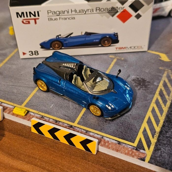 Mini GT #38 Pagani Huayra Roadster macheta auto premium 1:64