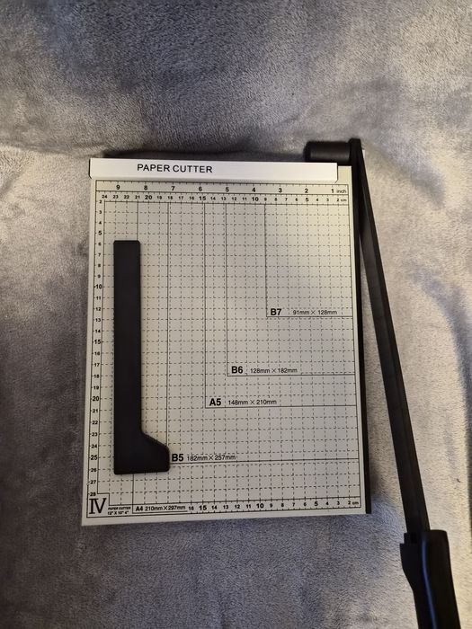 Ghilotină / Cutter pentru hârtie A4 – Paper Cutter