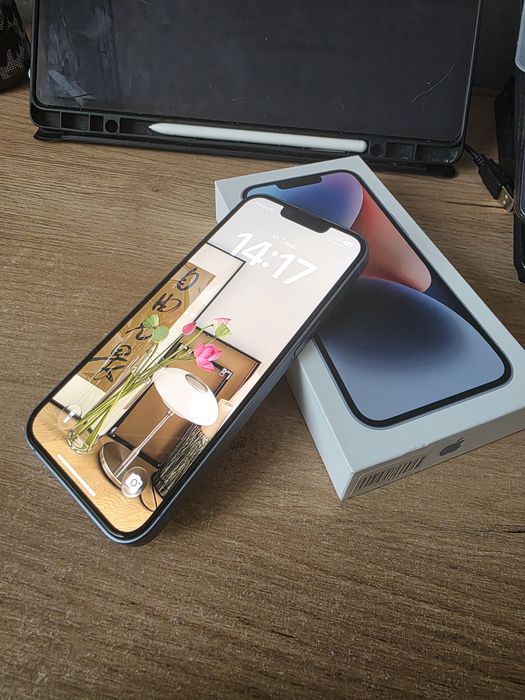 Продам айфон 14 256 память