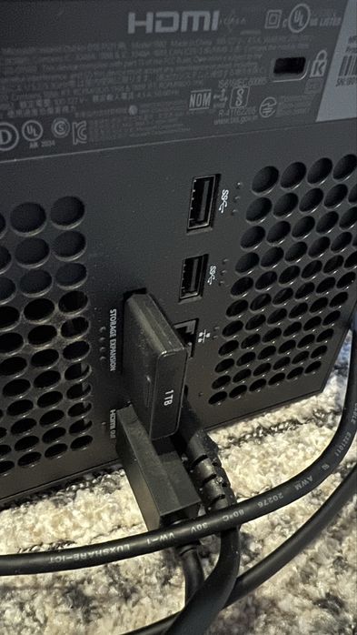 Xbox Series X + 1TB + 2 controllere + stand, stare impecabilă