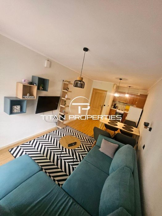 Дава се под наем Двустаен апартамент в Бургас, Център - 70 кв.м за 561 € - Снимка #2