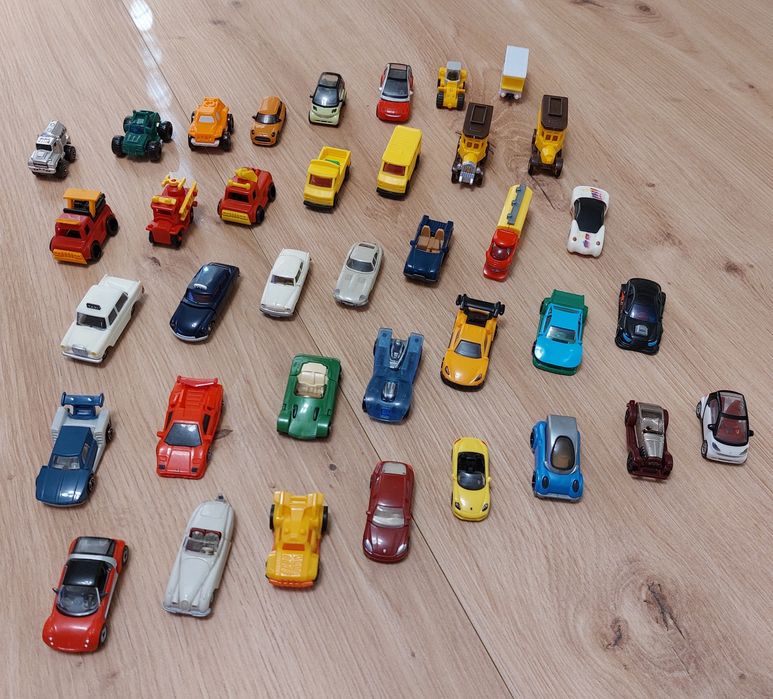 Киндер играчки колички