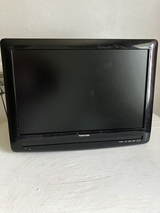 Телевизор/DVD combo Toshiba настеннный