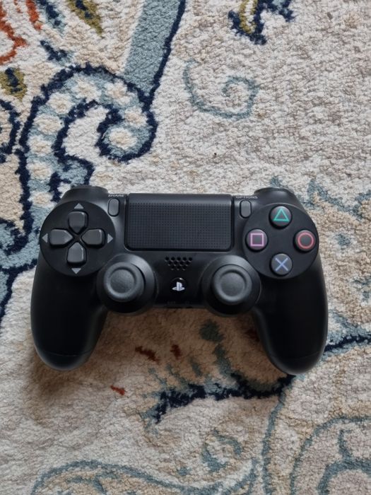 Продам PlayStation 4 Fat 500GB