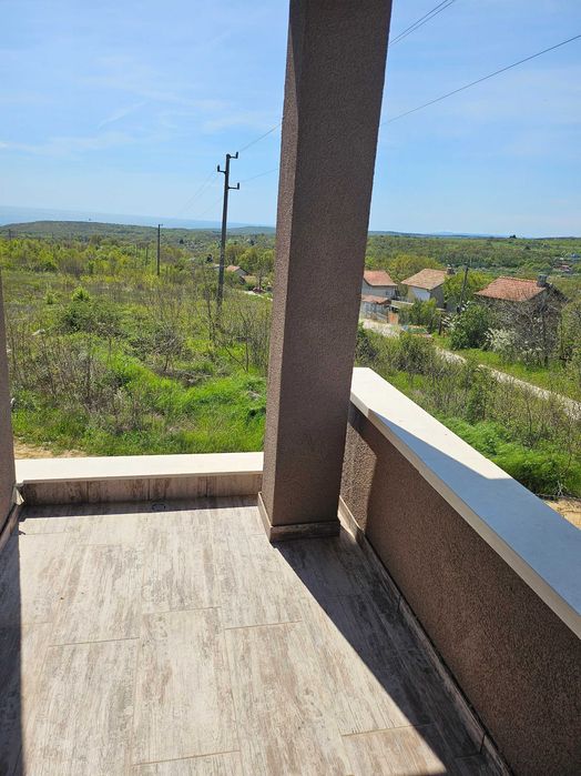 Къща с четири спални - ново стройтелство