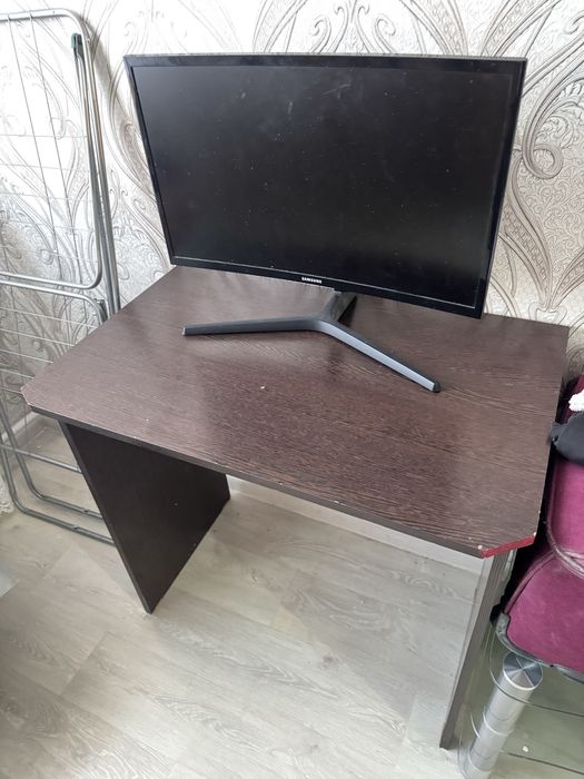 Стол компьютерный