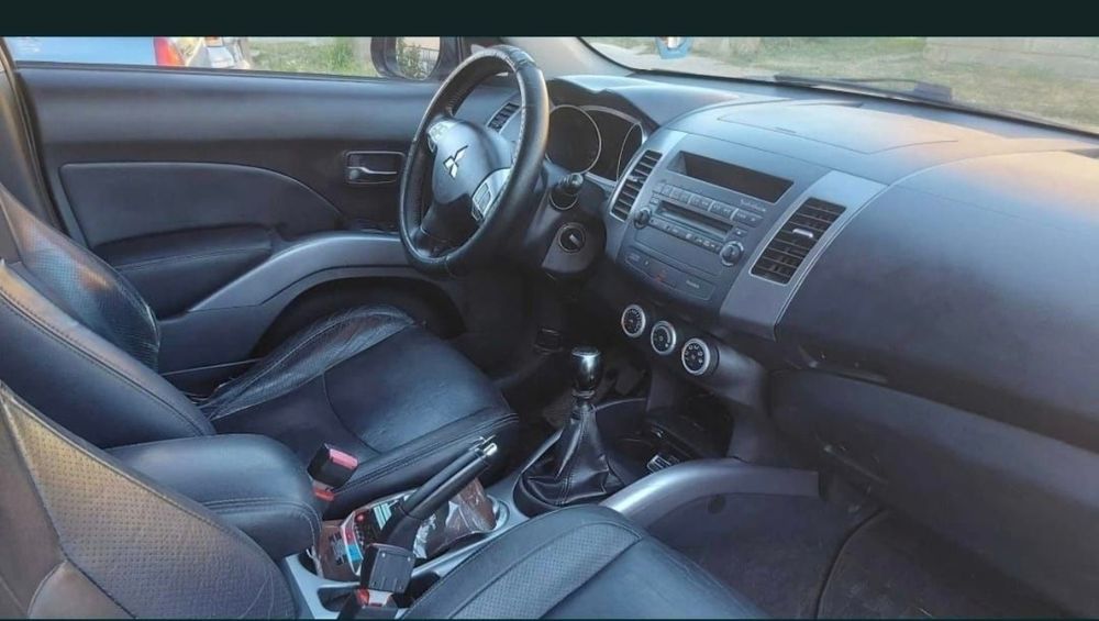 Vand Mitsubishi Outlander 4x4 Benzina si Gaz
