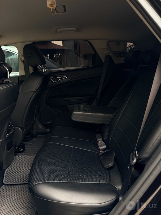 Продаю свою Kia Sportage 2023 Full наварот, черный